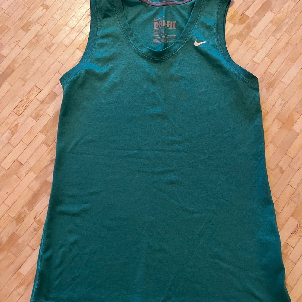 Nike tank